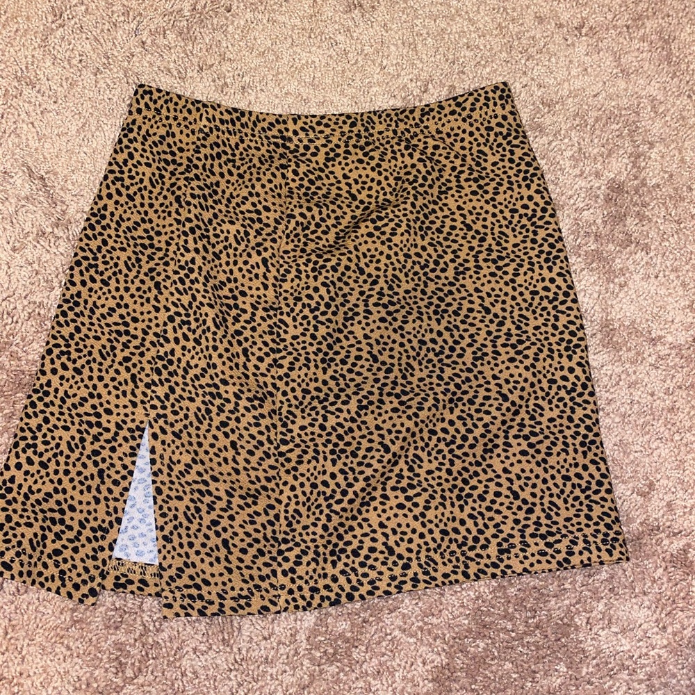 Mini skirt with a slit